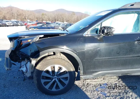 2021 Subaru Outback Premium z USA, uszkodzony, nr VIN 4S4BTADC7M3108187